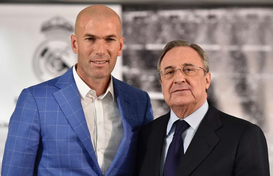 Tai sao Perez lai dat Zidane vao ghe nong? hinh anh