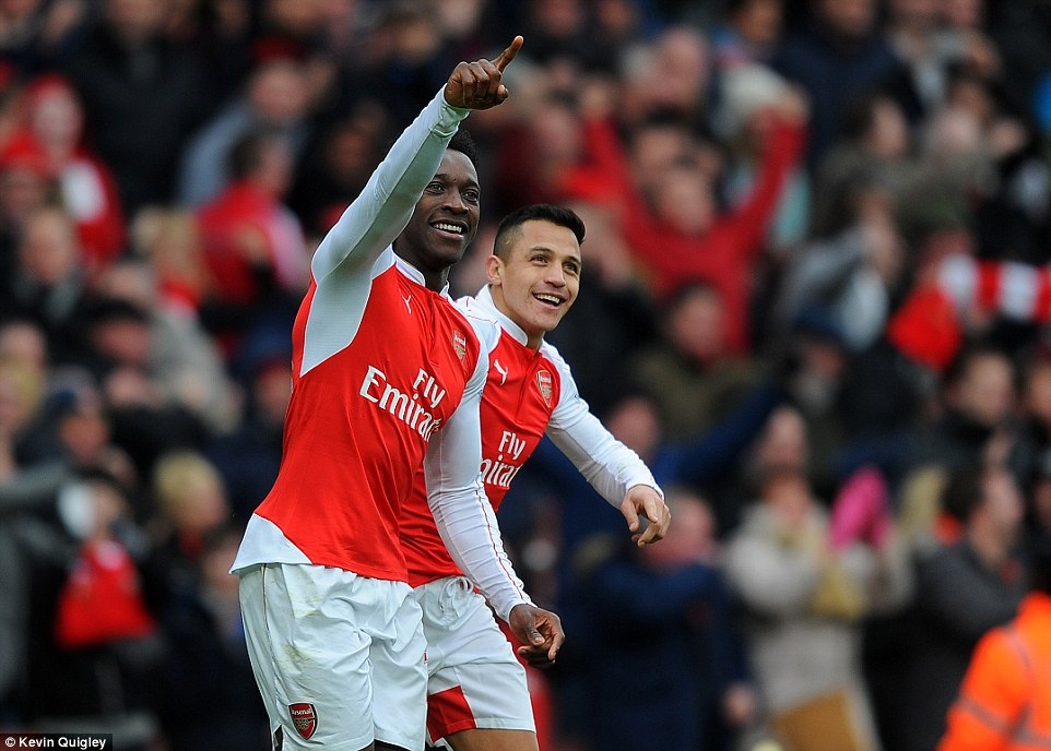 Welbeck tang them cho Van Gaal mot cu tat tai hinh anh