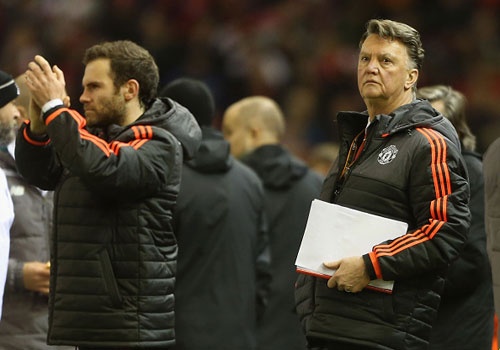 Tu bao gio MU lai chap nhan tam thuong the nay? hinh anh