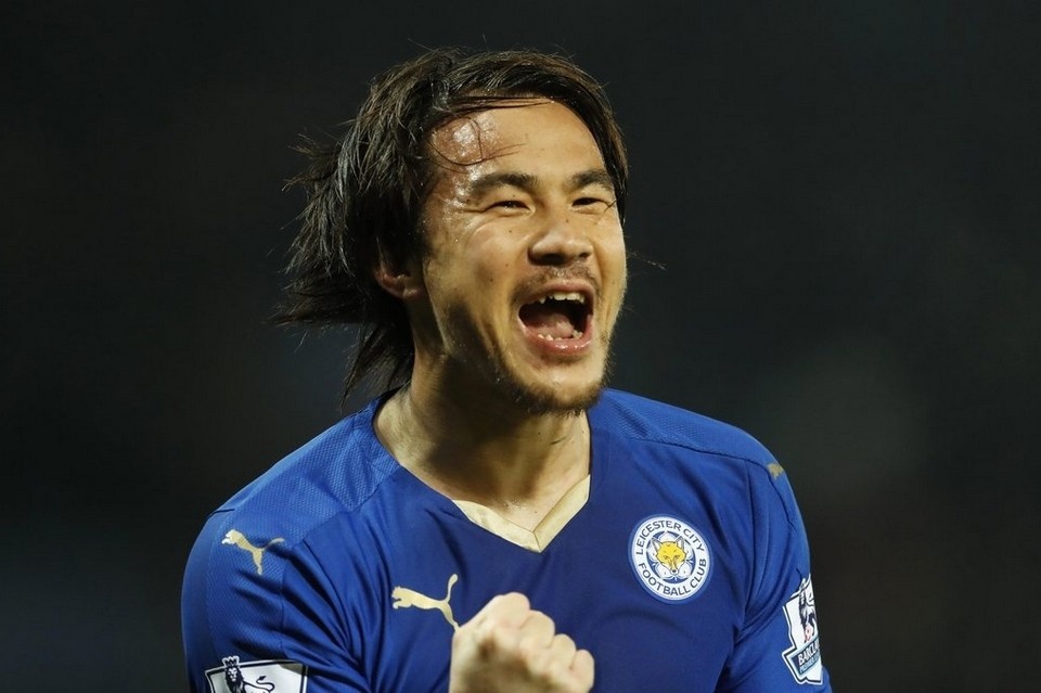 Shinji Okazaki - dong dien de Leicester phat sang hinh anh