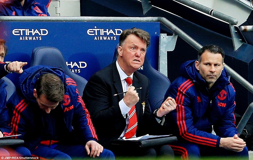 Thang derby, MU cang them kho xu hinh anh