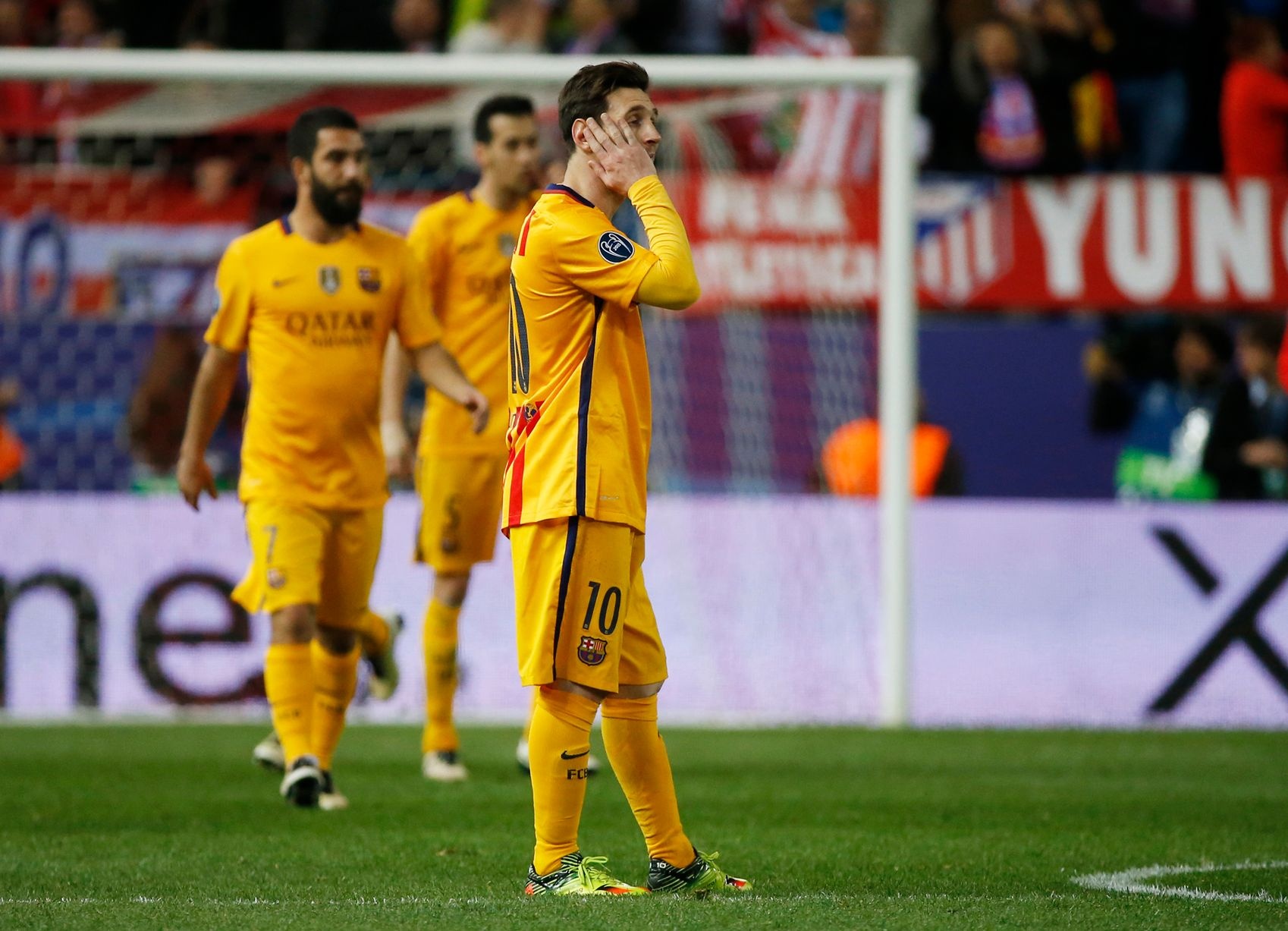 Messi va Barca khong can nhung giot nuoc mat anh 1