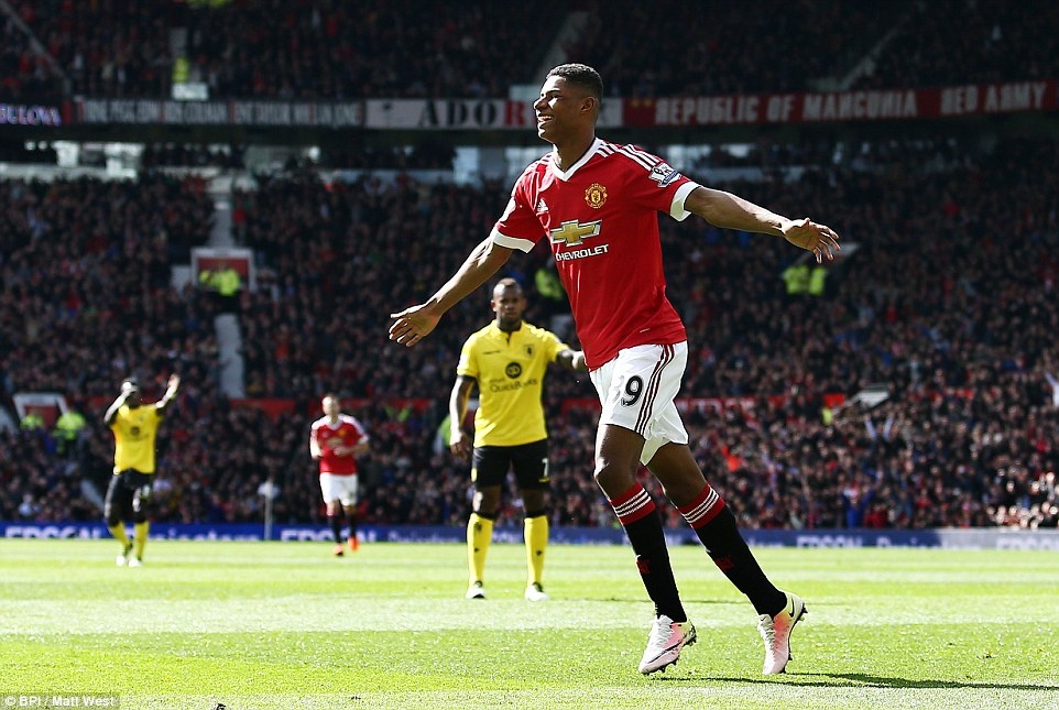 Có Rashford, không còn chỗ cho Rooney ảnh 1 Co Rashford, khong con cho cho Rooney anh 1