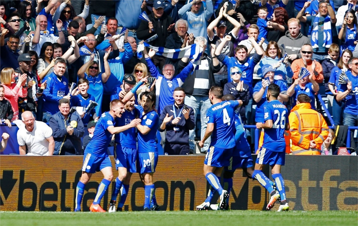 Trọng tài tạo ra câu chuyện Leicester? ảnh 2 Trong tai tao ra cau chuyen Leicester? anh 2