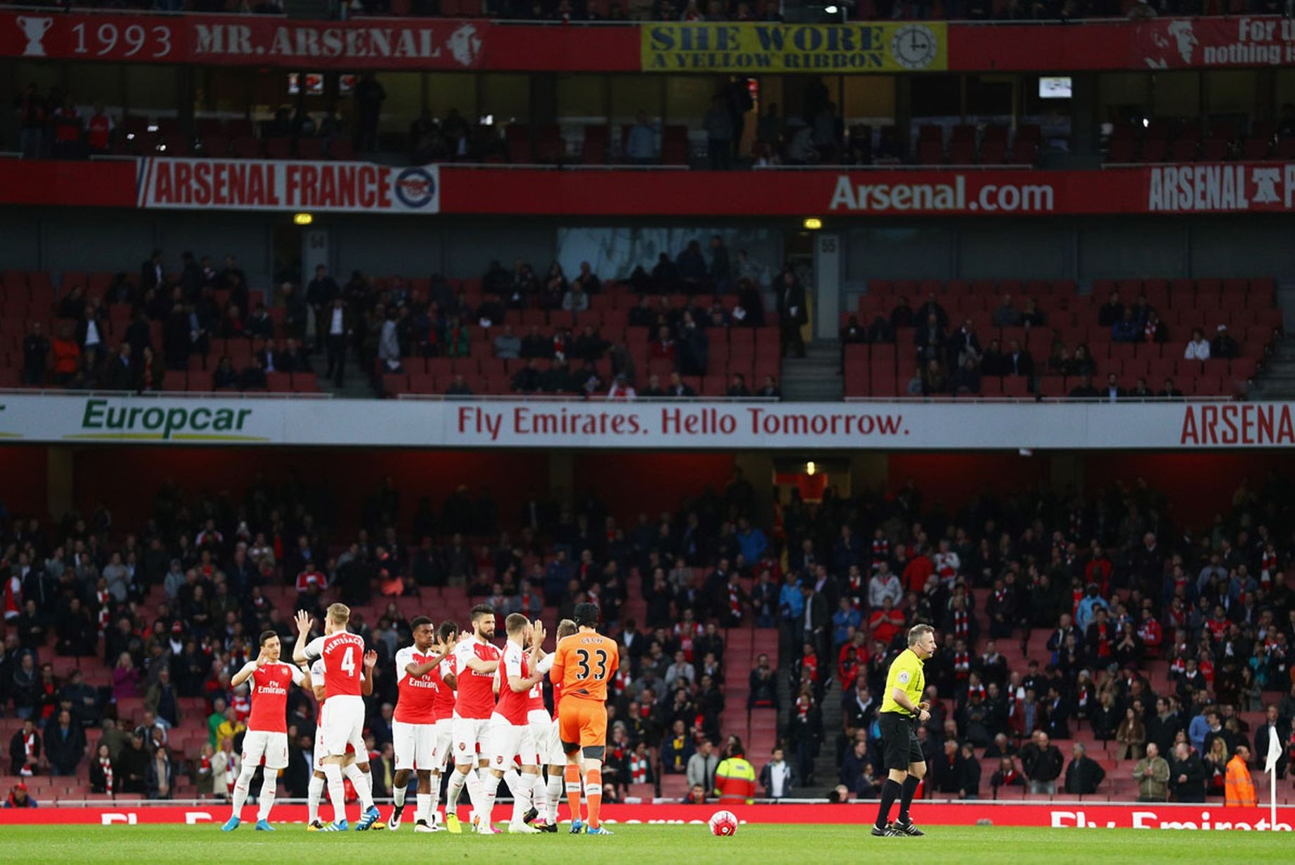 Arsene Wenger sắp bị sa thải ảnh 1 Arsene Wenger sap bi sa thai anh 1