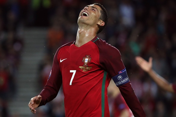 Vi sao EEurro 2016 la tham hoa voi Ronaldo? anh 1