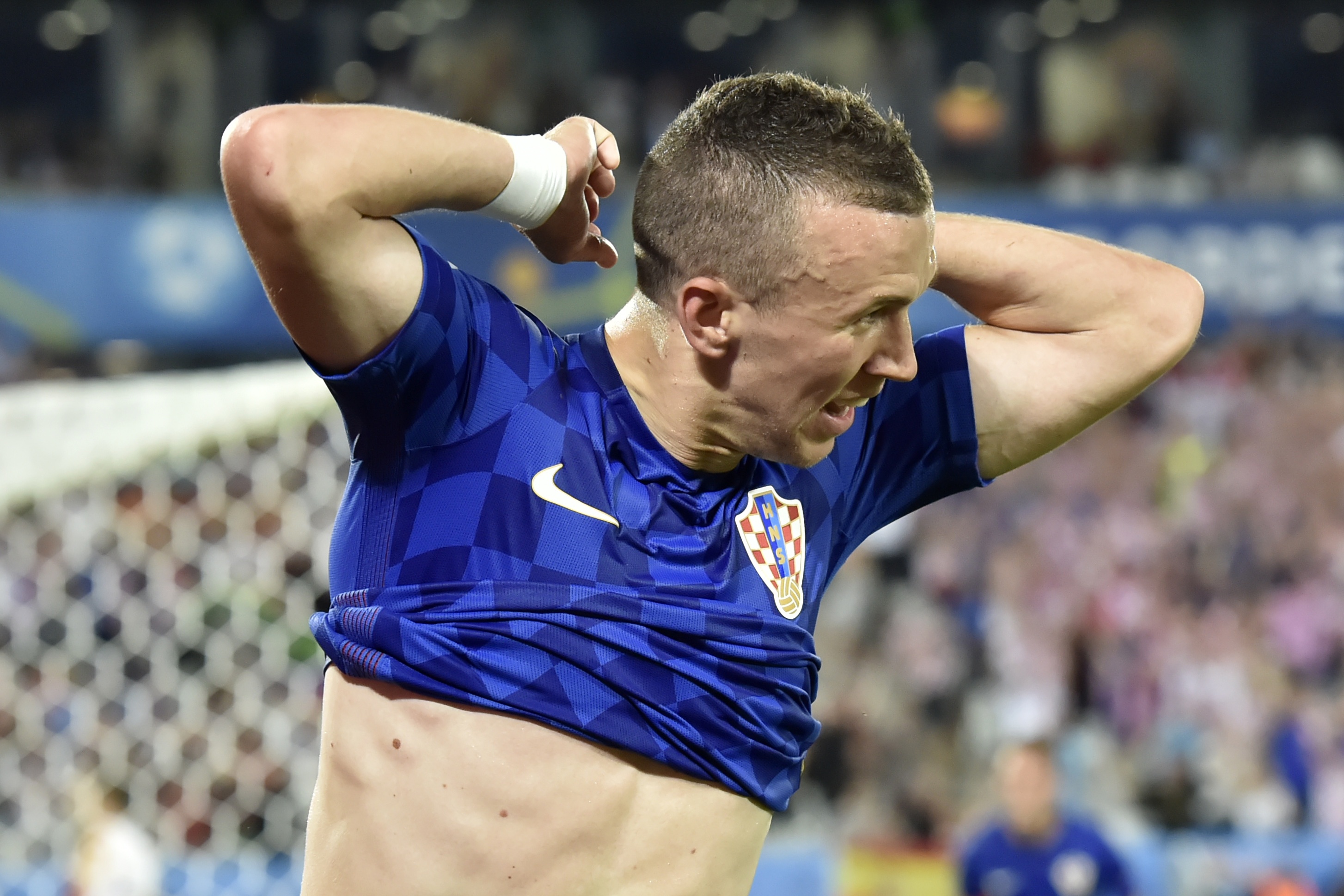 Ban thang vang cuu ca dat nuoc Croatia hinh anh