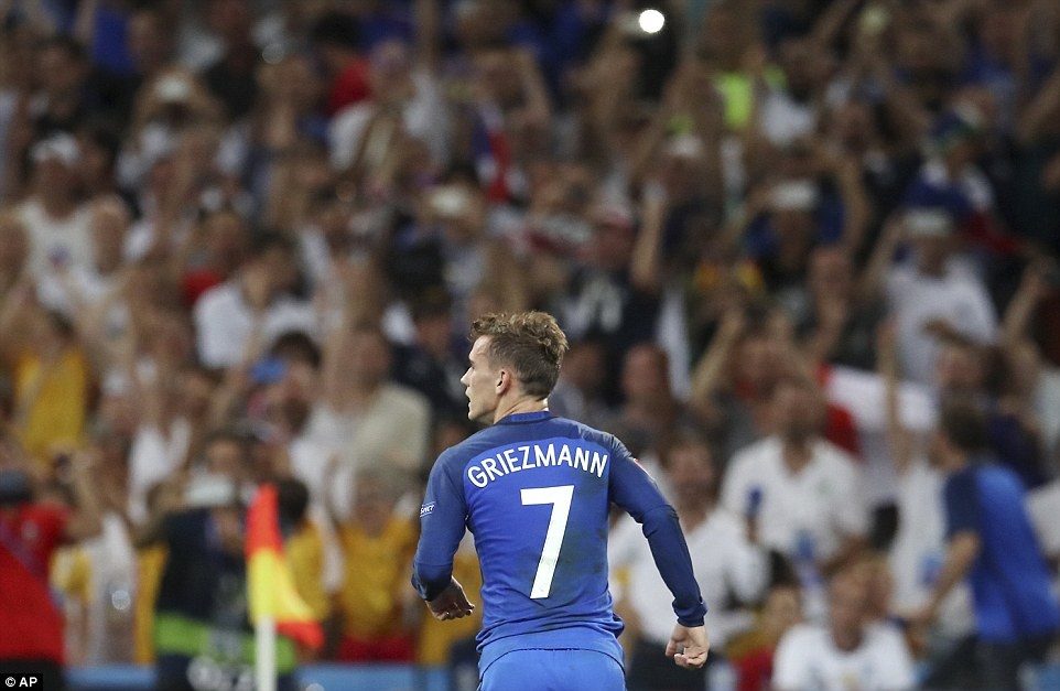 Đức bị đánh gục bởi cậu bé mít ướt Griezmann ảnh 1 Duc bi danh guc boi cau be mit uot Griezmann anh 1