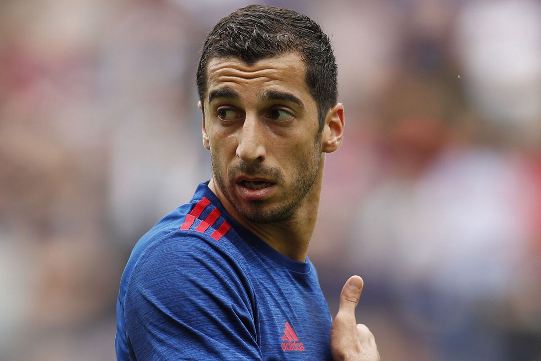 Mkhitaryan se da Rooney len ghe du bi hinh anh