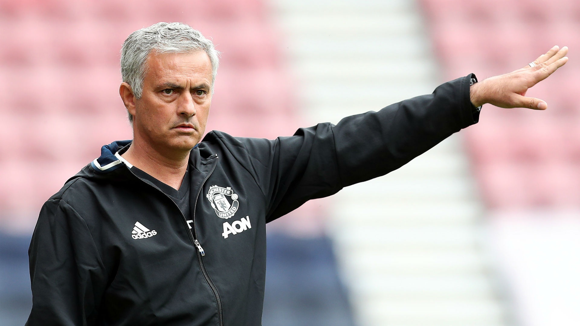 Premier League hay can than, Mourinho dang tra thu hinh anh