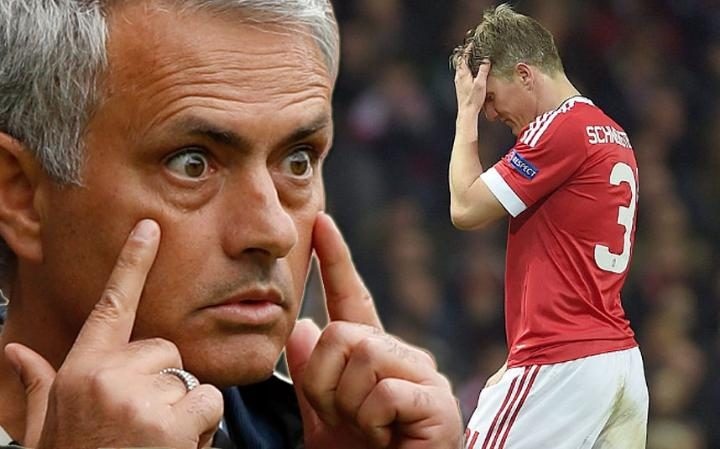 Mourinho va Schweinsteiger: Tu phat cuong den ghe lanh hinh anh