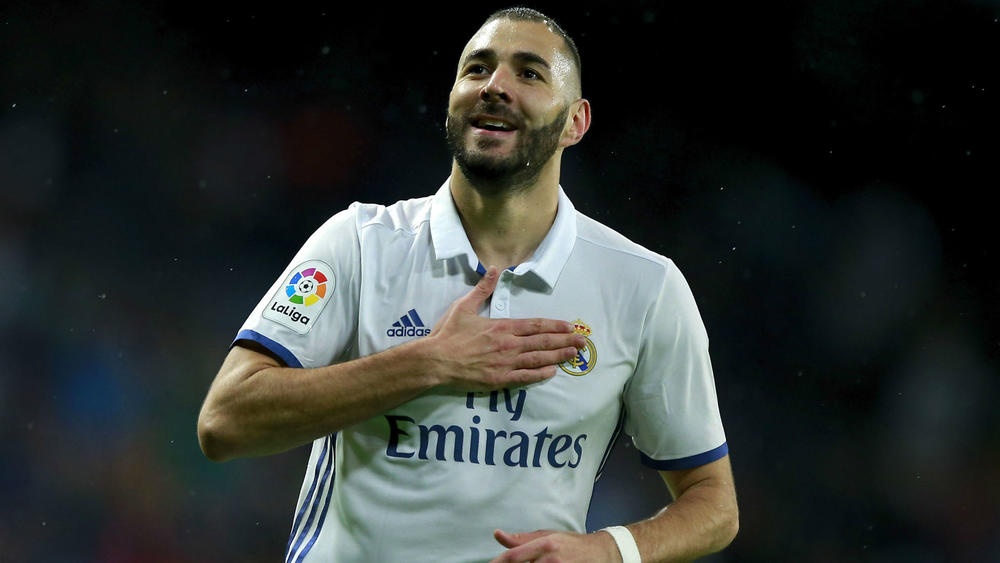 Karim Benzema, nguoi hung tham lang o Bernabeu hinh anh