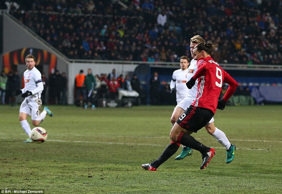 Đừng bao giờ nghi ngờ đẳng cấp của Ibra ảnh 2 Dung bao gio nghi ngo dang cap cua Ibra anh 2