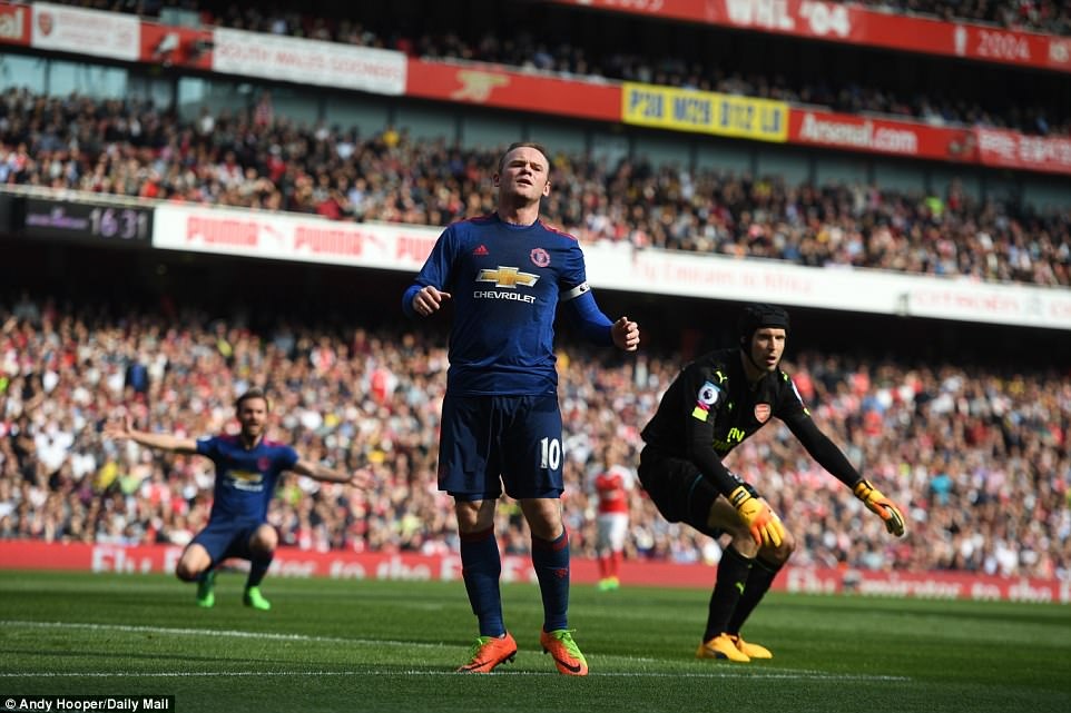 Bây giờ, Rooney giống như bác của Ronaldo ảnh 2 Bay gio, Rooney giong nhu bac cua Ronaldo anh 2