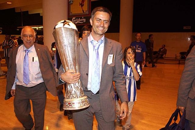 Mourinho dung truoc co hoi cuoi cung anh 1