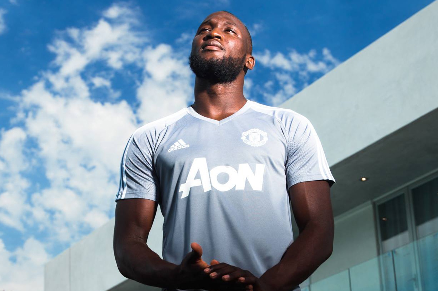 Romelu Lukaku va nghi an gian lan tuoi hinh anh