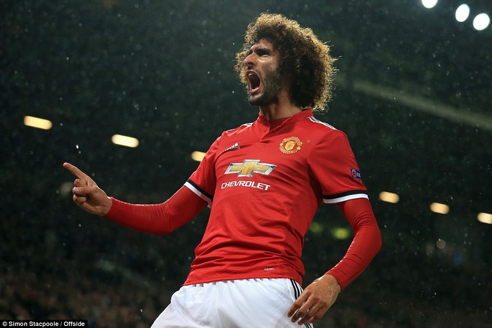 Voi Fellaini, go muc cung co the no hoa hinh anh