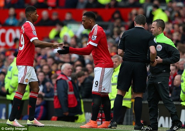 MU kho ket hop song sat Rashford - Martial anh 1