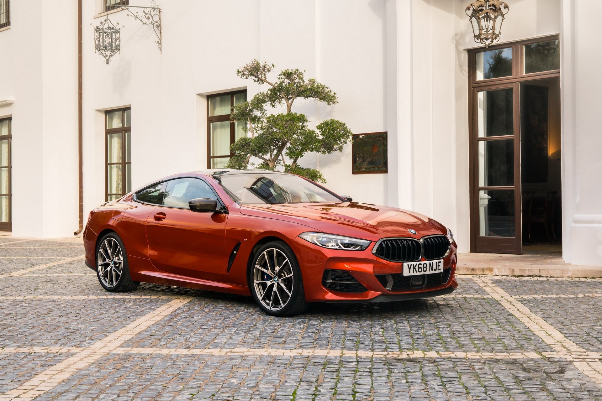 BMW 8-Series Coupe 2019 ra mat tai Anh, gia gan 100.000 USD hinh anh
