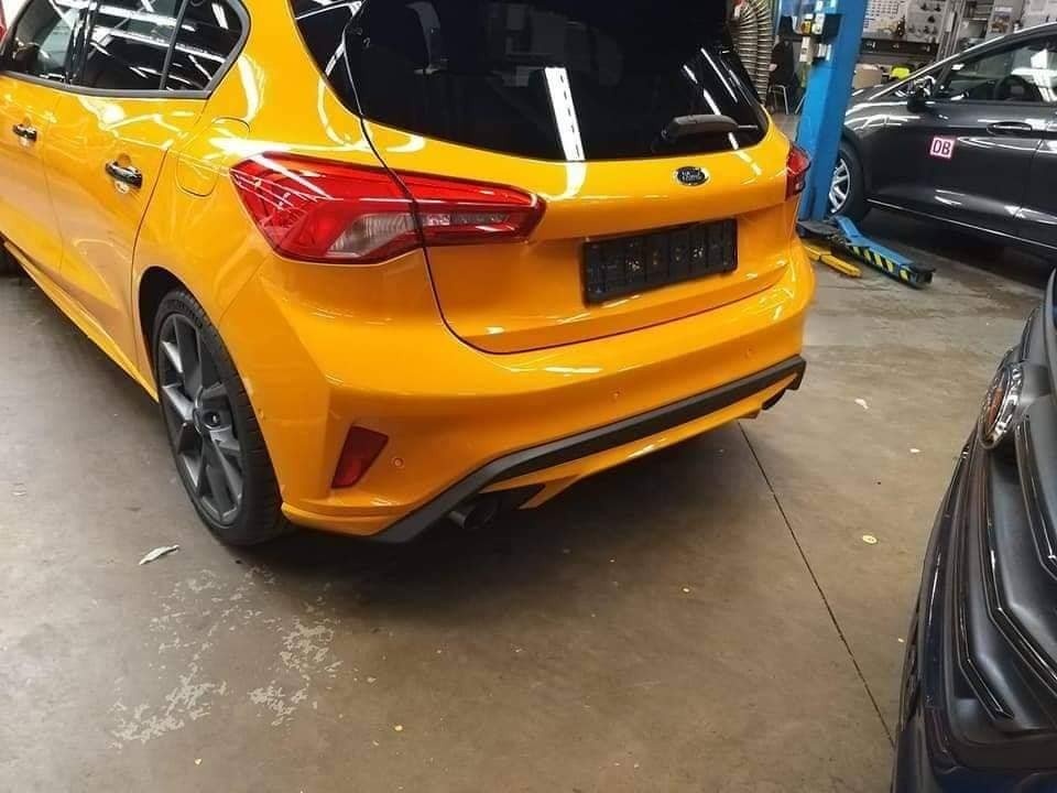 Hatchback Ford Focus ST 2019 lo dien anh 3