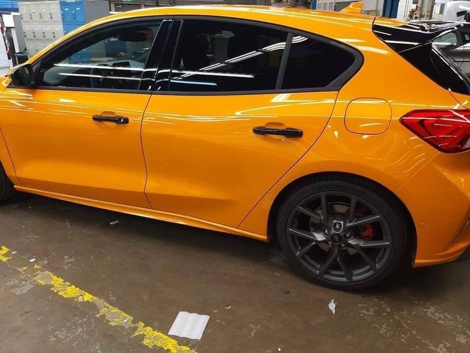 Hatchback Ford Focus ST 2019 lo dien anh 2