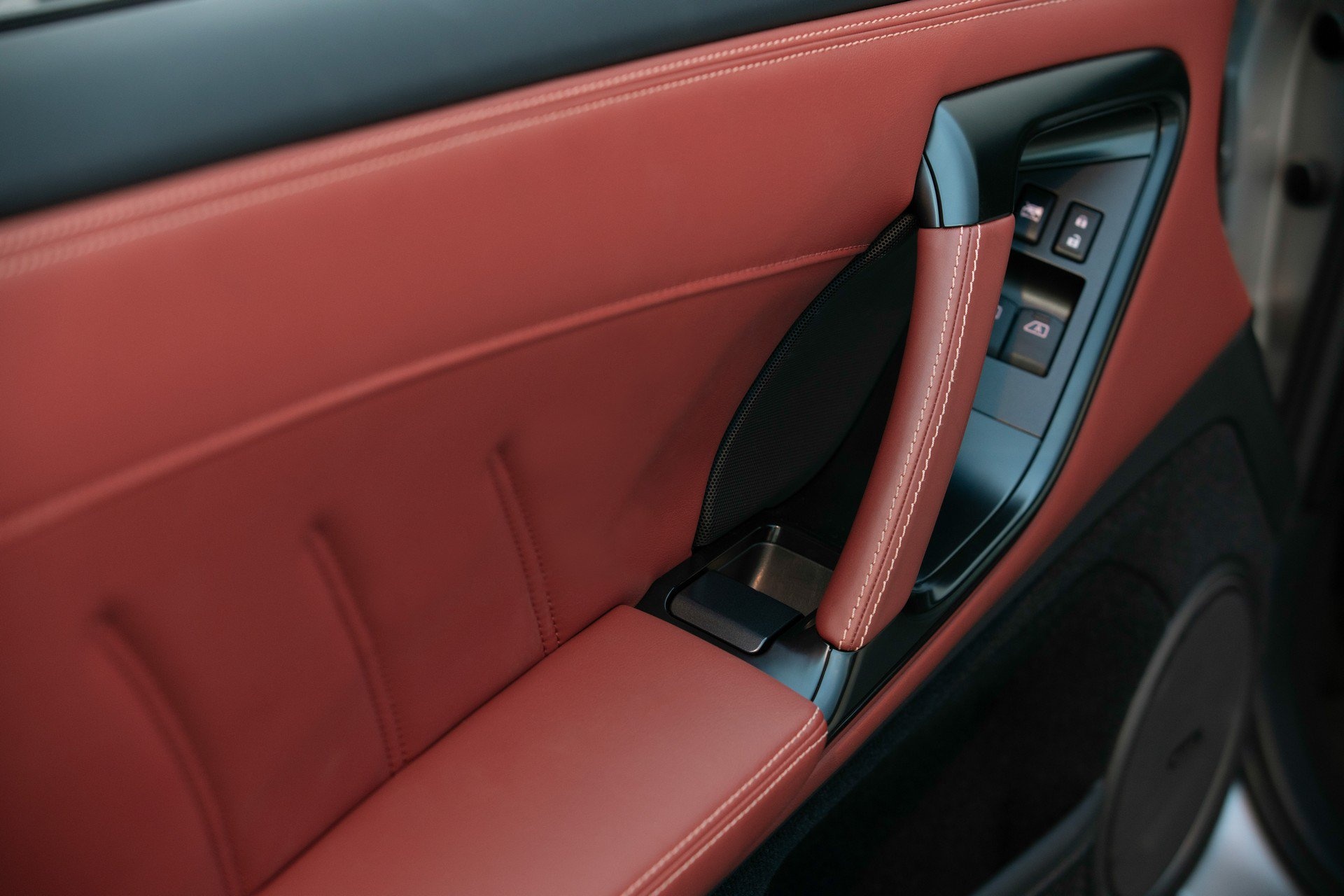 Nissan GT-R 2019 cap ben thi truong My anh 8