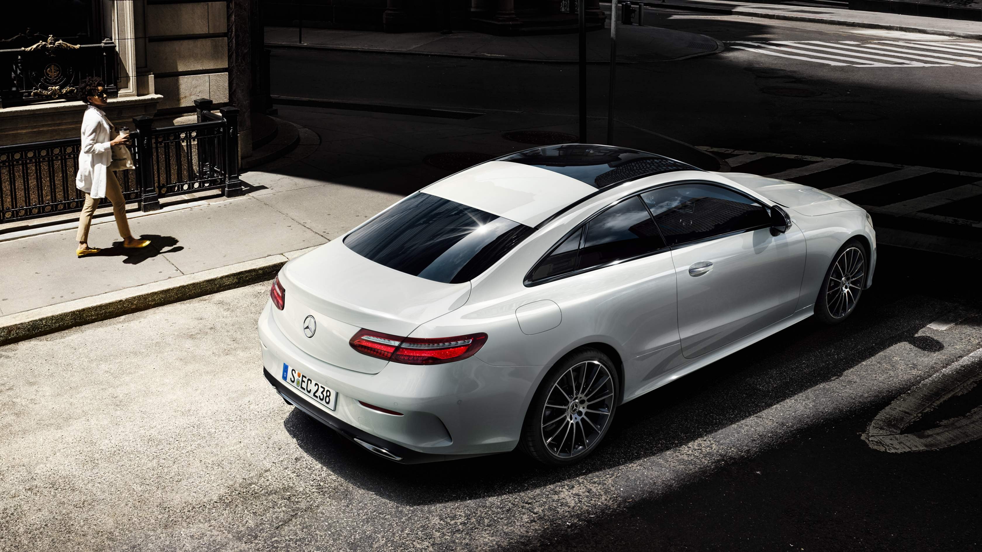 Mercedes-Benz E350 2019 manh 300 ma luc anh 4