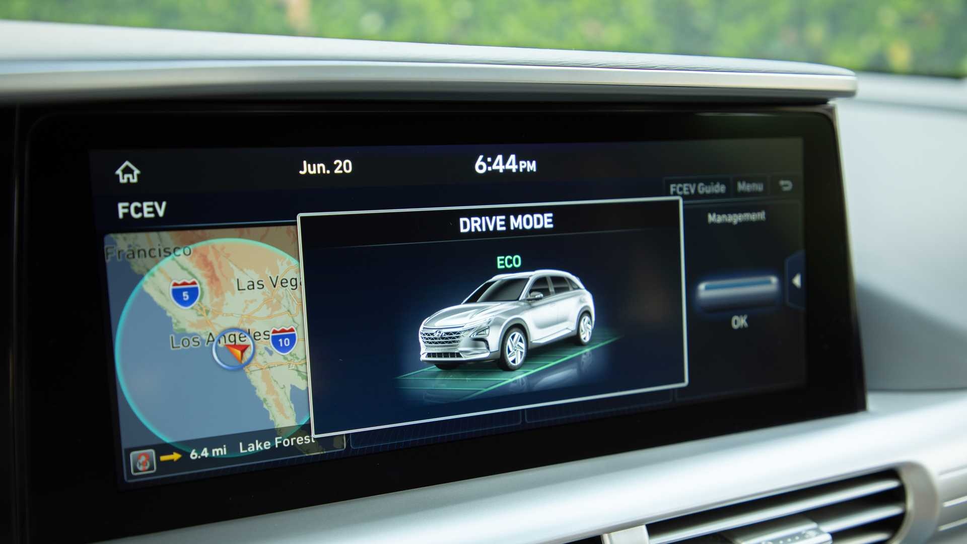 Hyundai Nexo FCV giá 60.000 USD ảnh 5 Hyundai Nexo FCV gia 60.000 USD anh 5