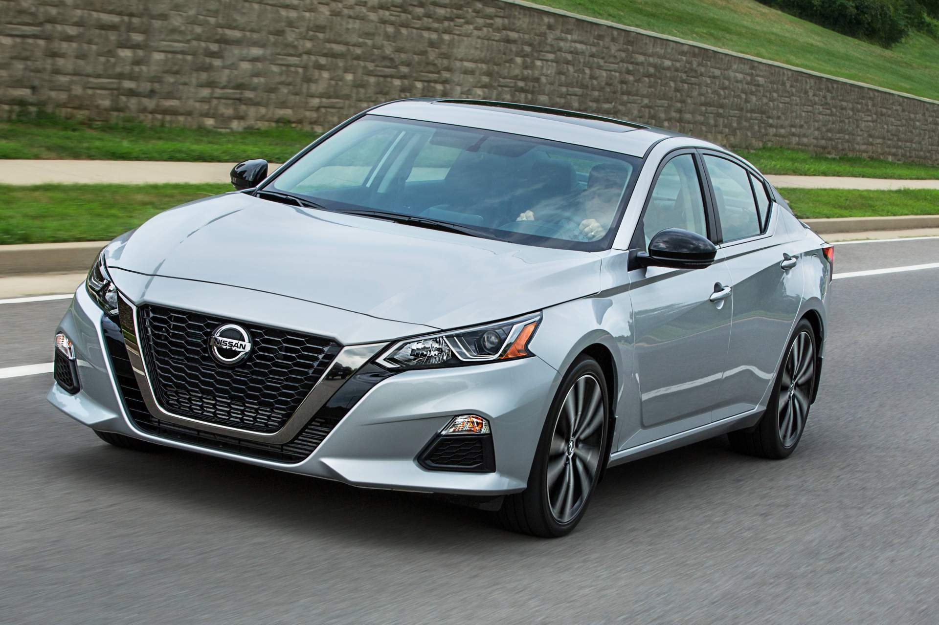 Nissan Altima 2019 co dan dong AWD tu ban tieu chuan hinh anh
