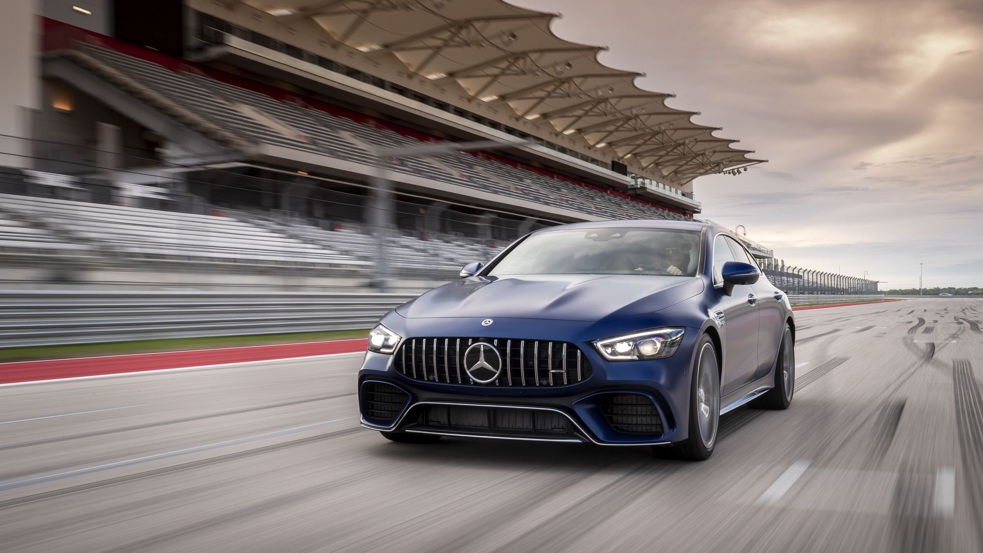 Mercedes-Benz AMG GT 4 cua ra mat tai My anh 8