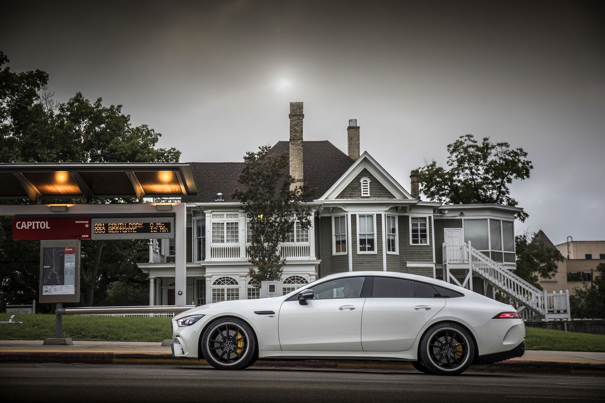 Mercedes-Benz AMG GT 4 cua ra mat tai My anh 10