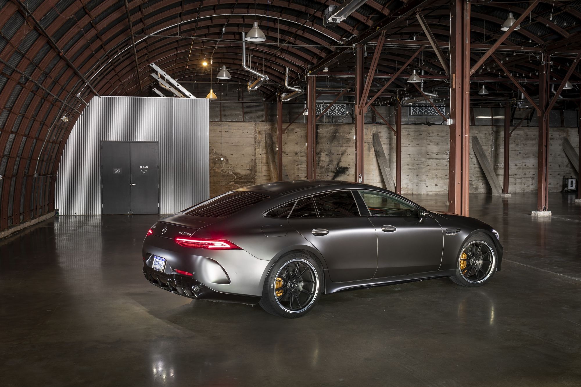 Mercedes-Benz AMG GT 4 cua ra mat tai My anh 2