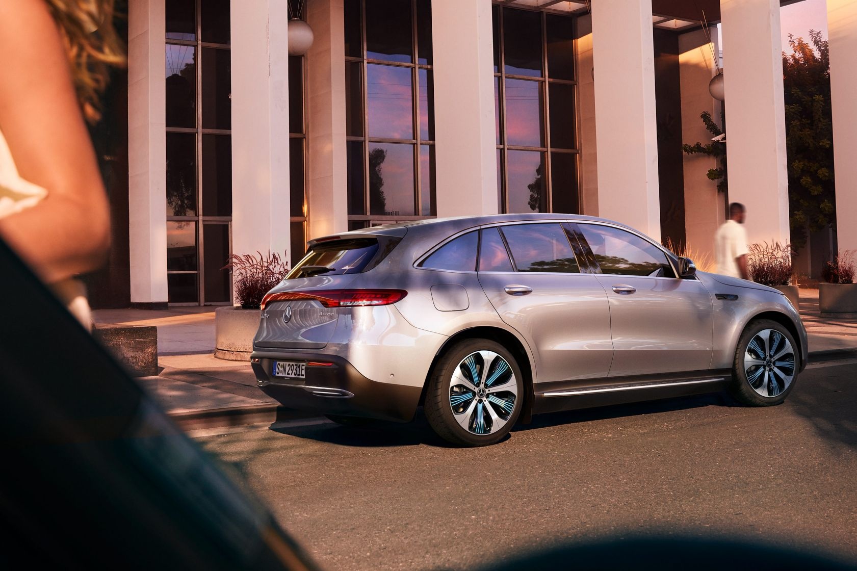 Mercedes-Benz EQC 2020 ra mắt ảnh 10 Mercedes-Benz EQC 2020 ra mat anh 10