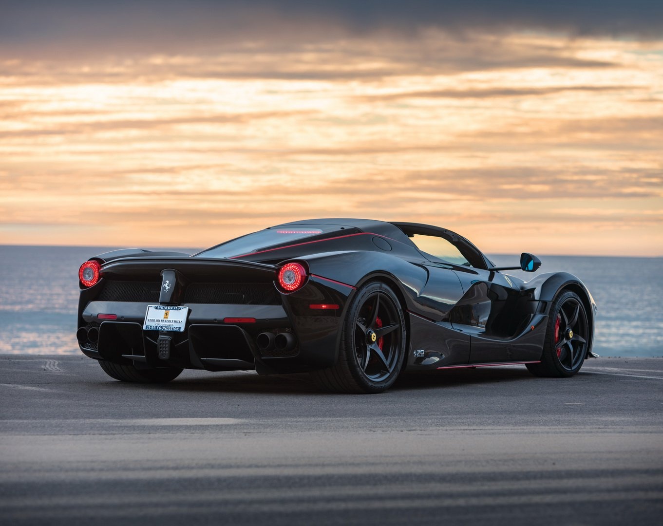 Sieu pham Ferrari LaFerrari Aperta ban dau gia anh 8