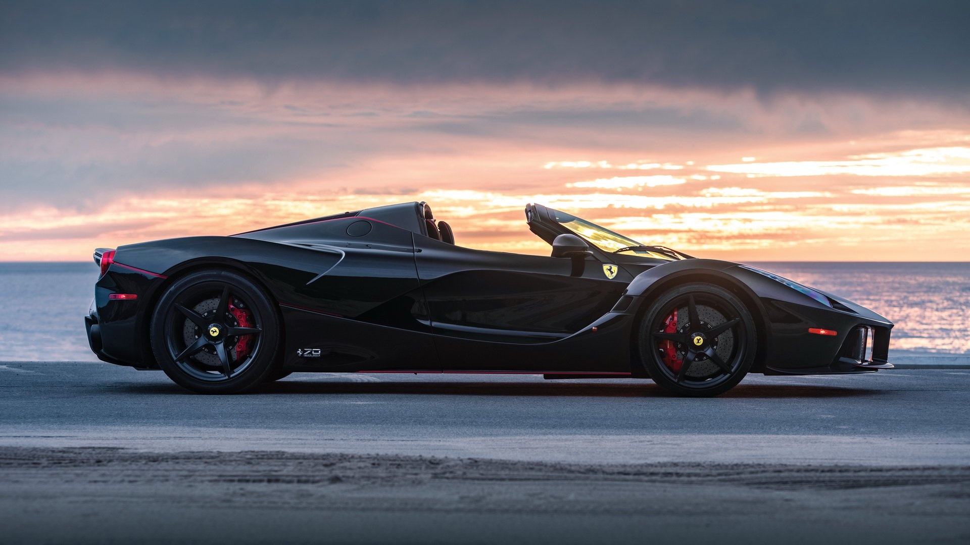 Sieu pham Ferrari LaFerrari Aperta ban dau gia anh 3