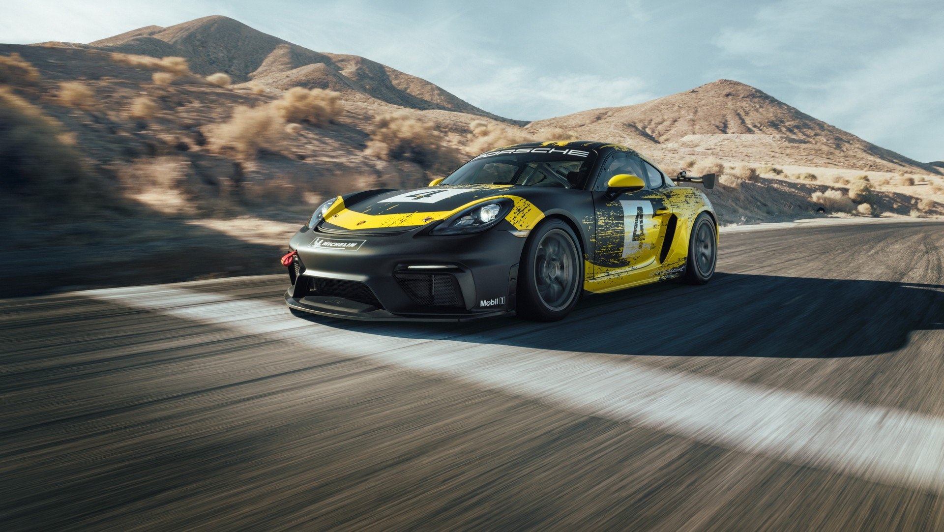Xe dua Porsche 718 Cayman GT4 Clubsport gia hon 150.000 USD hinh anh