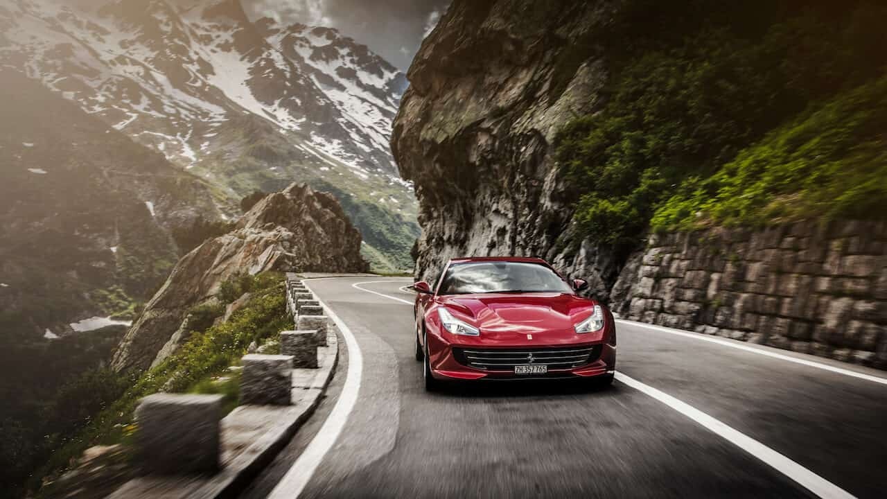 10 diem tai xe can luu y khi chay duong deo hinh anh