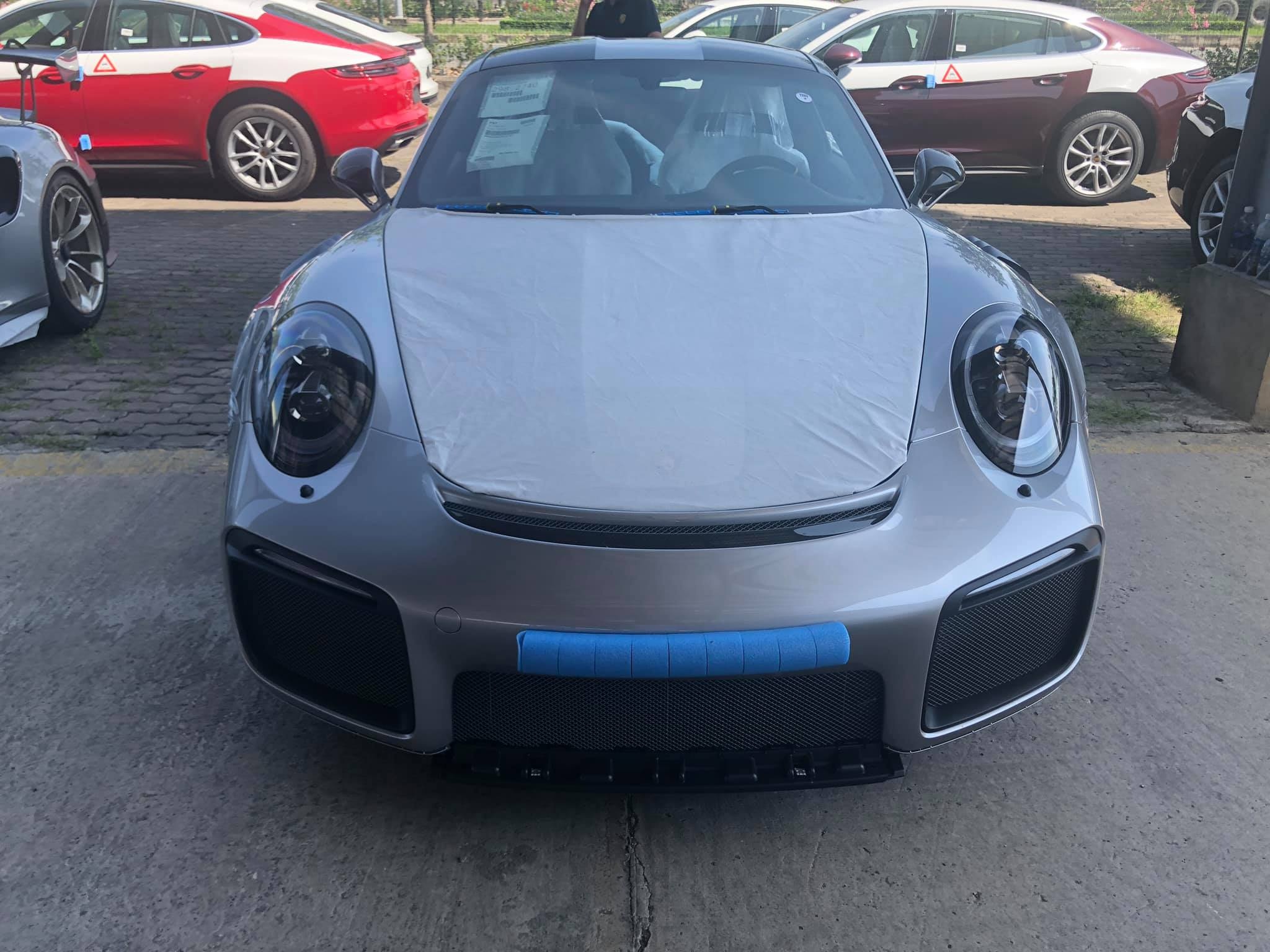 Bo doi Porsche 911 GT2 RS ve Viet Nam anh 3