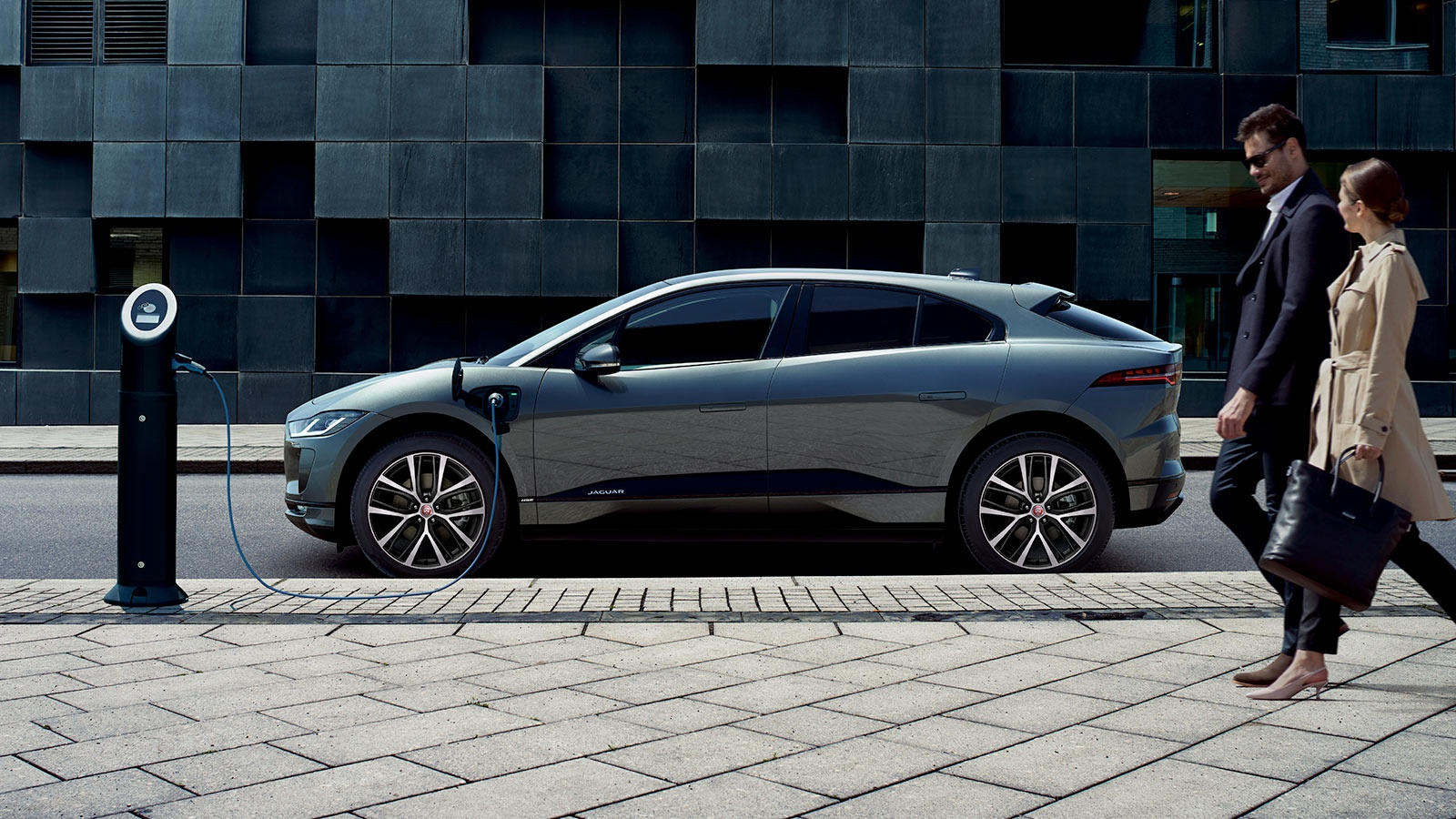 Crossover dien Jaguar I-Pace ra mat anh 8