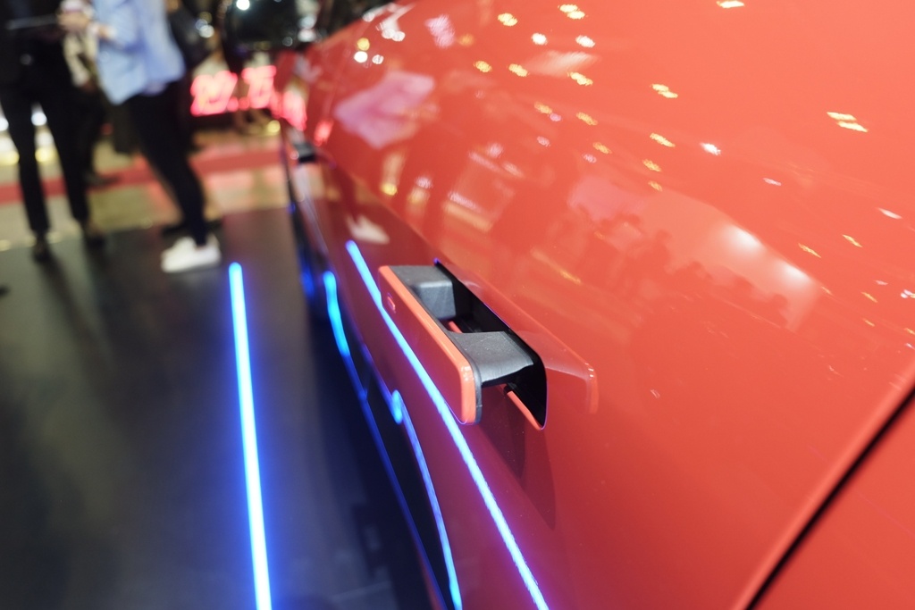 Crossover dien Jaguar I-Pace ra mat anh 3