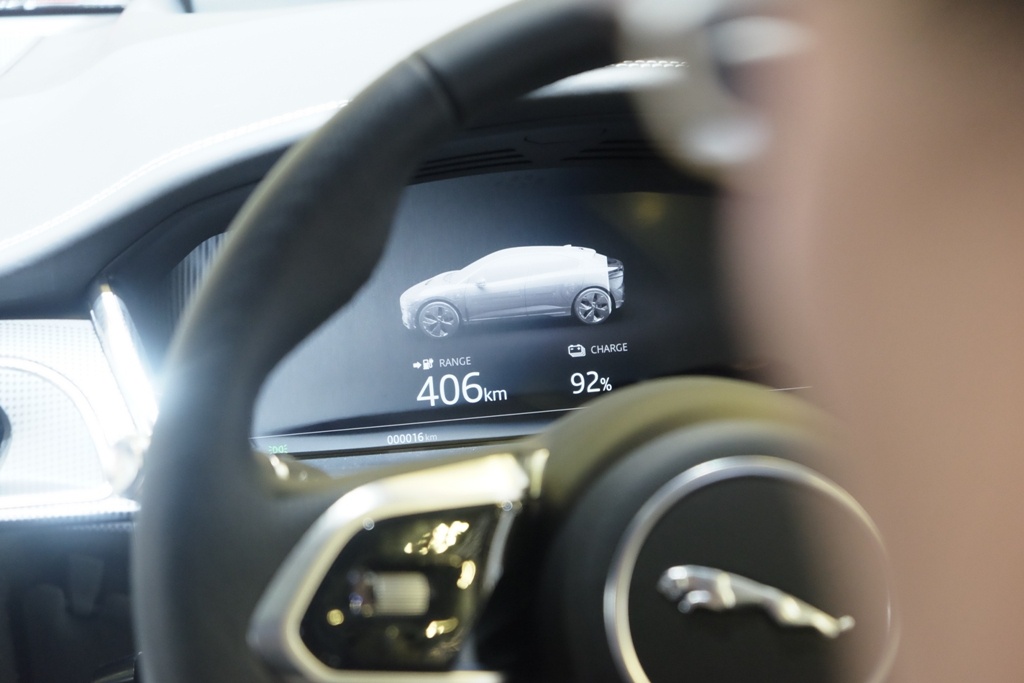 Crossover dien Jaguar I-Pace ra mat anh 5