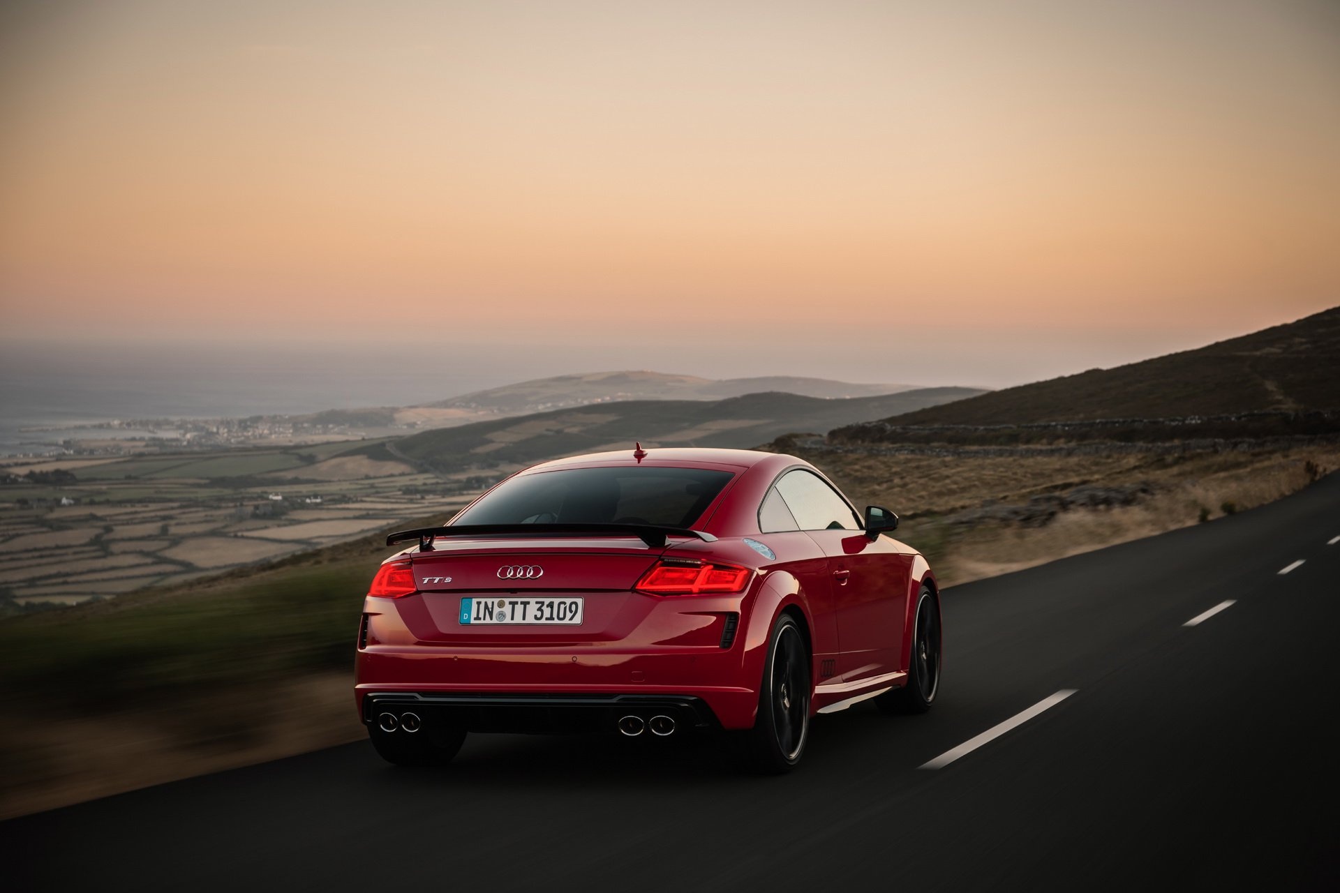 Audi TTS 2019 bản đặc biệt  ảnh 4 Audi TTS 2019 ban dac biet anh 4