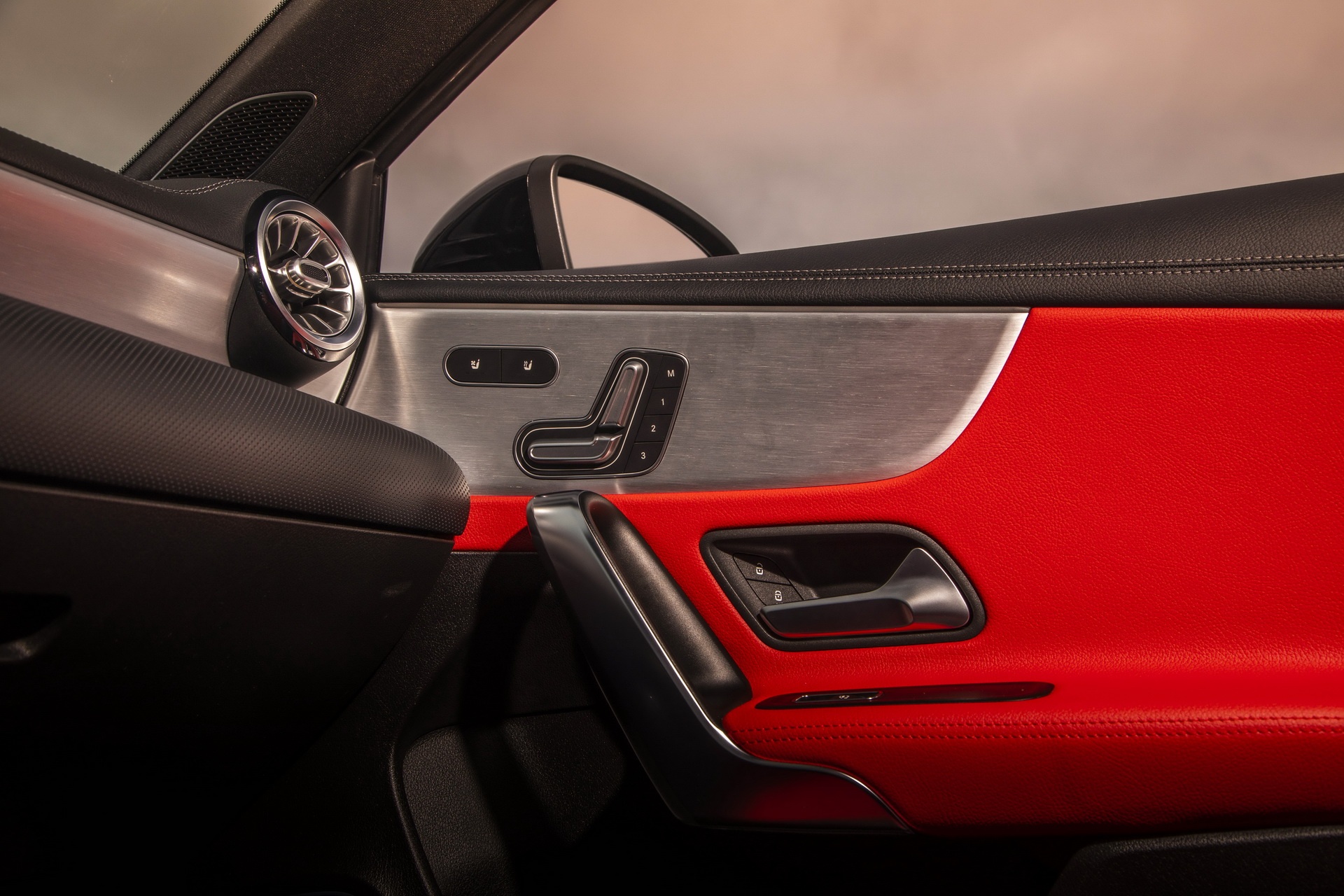 Mercedes-Benz A-Class Sedan anh 6