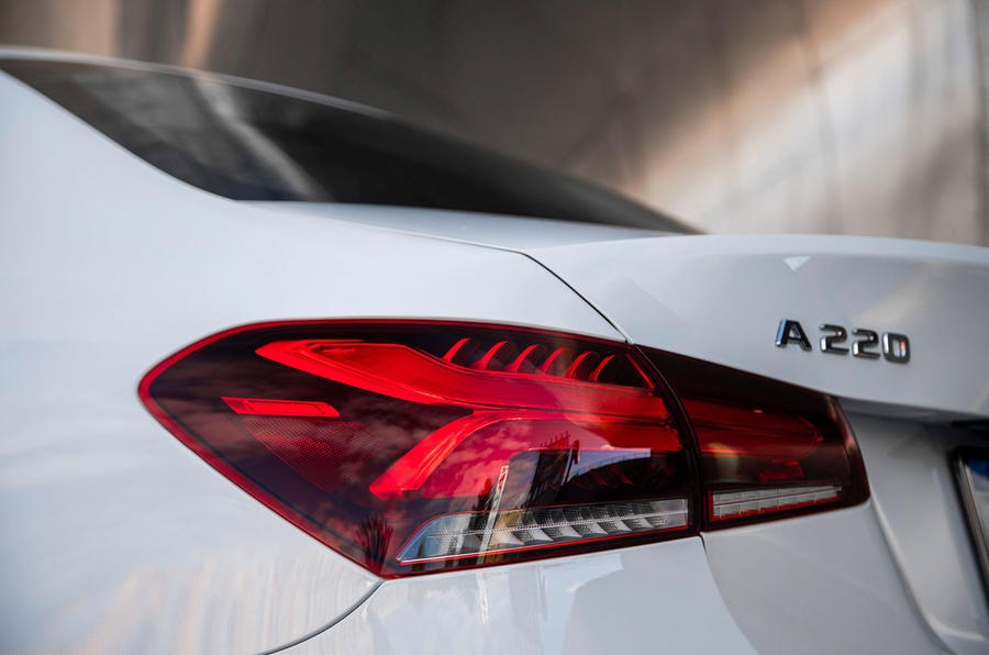 Mercedes-Benz A-Class Sedan anh 10