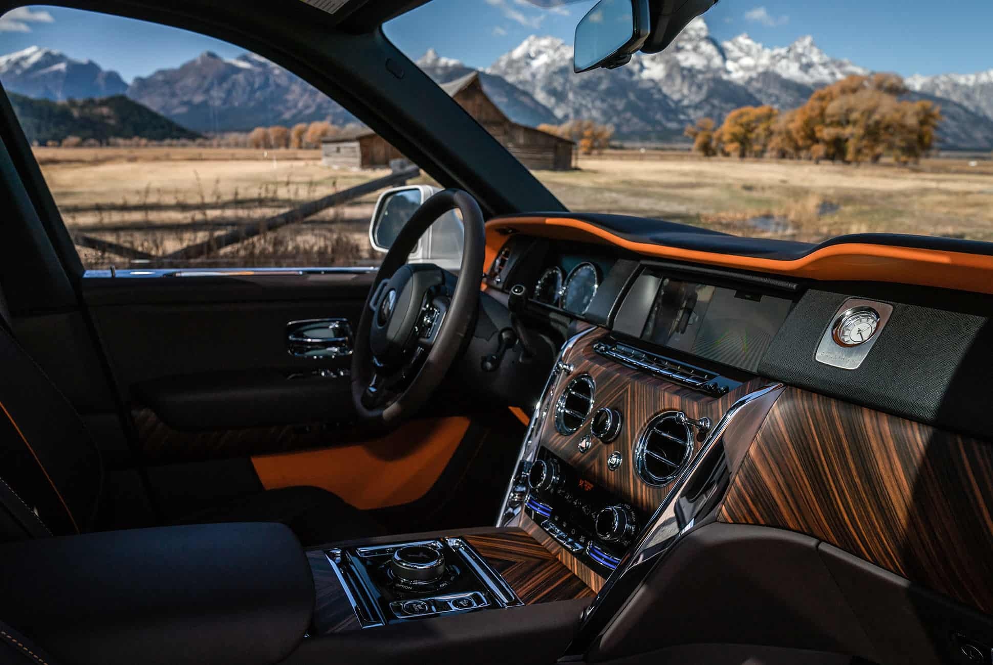 Rolls-Royce Cullinan cap ben Dong Nam A anh 8