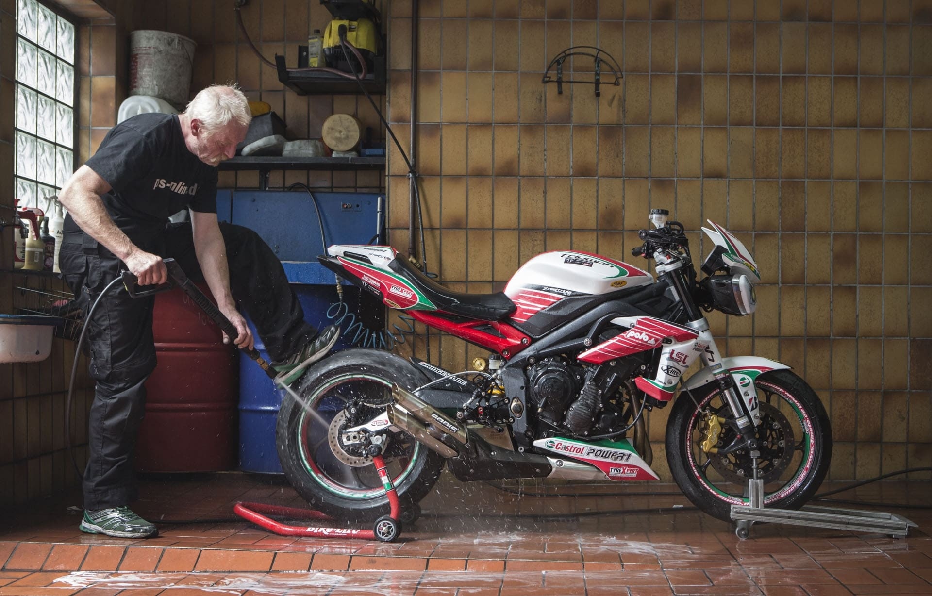 Cham soc xe may san sang choi Tet nhu the nao? hinh anh