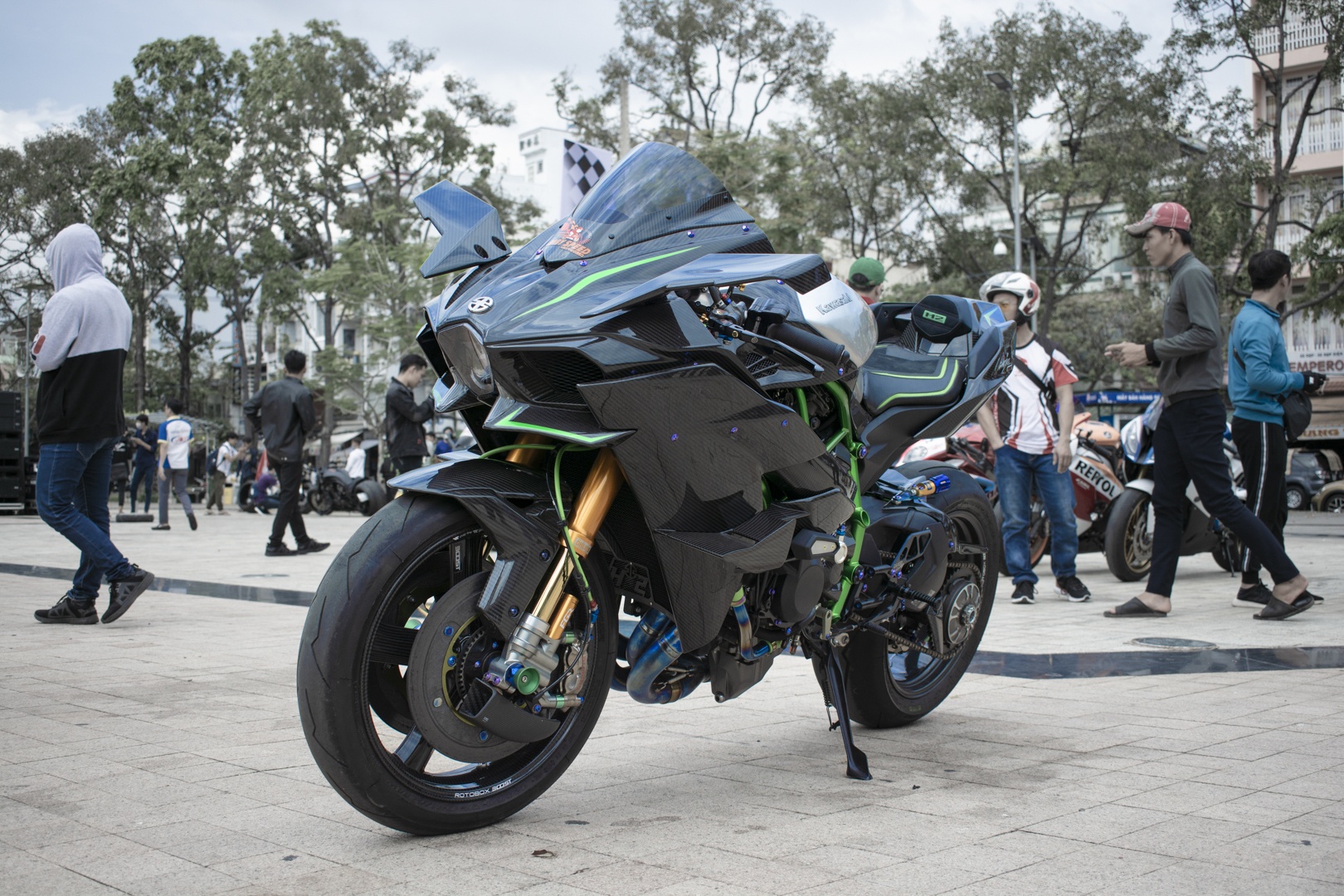Kawasaki Ninja 'H2R' gia hon 3 ty dong cua biker An Giang hinh anh