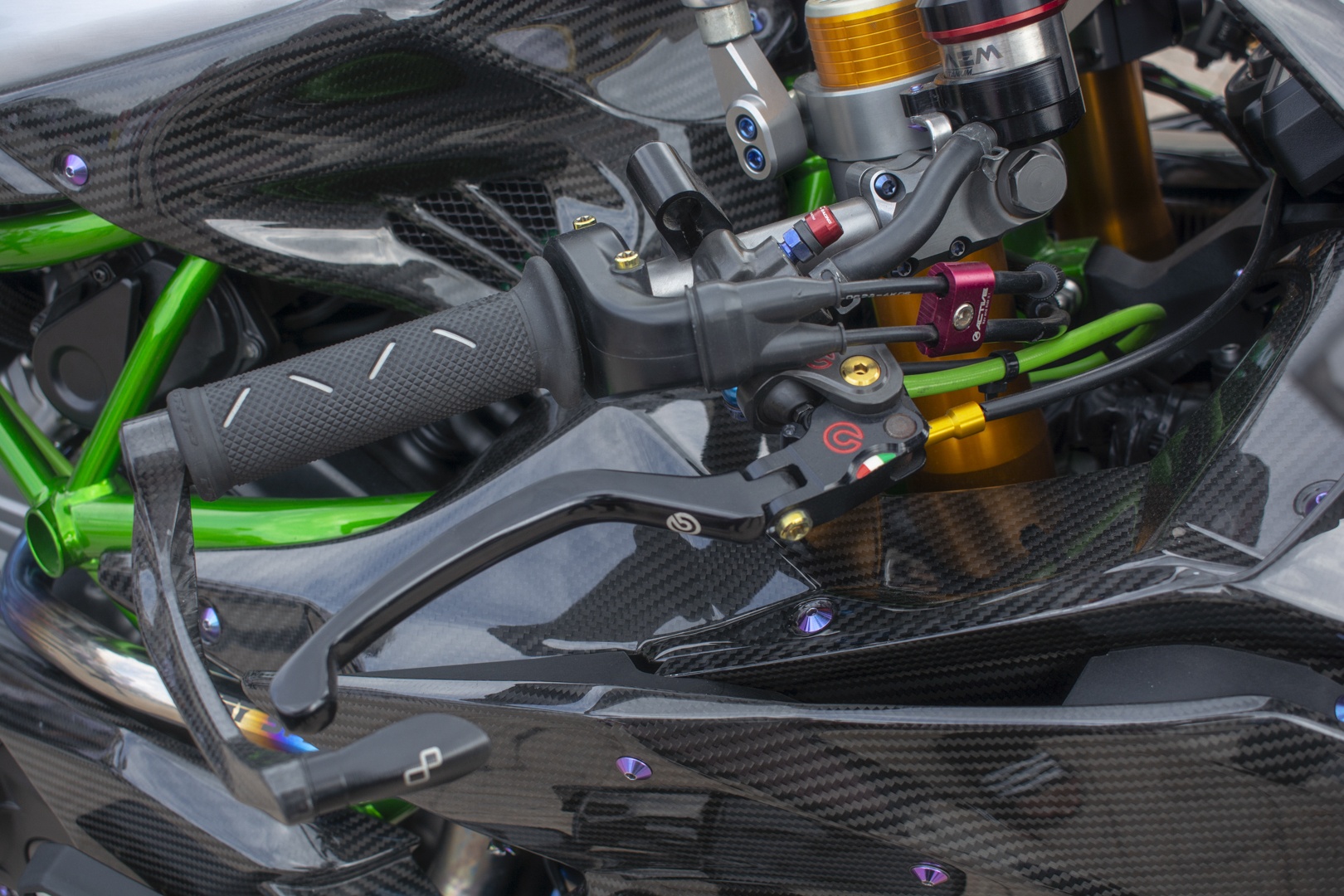 Kawasaki Ninja H2 do dan ao H2R anh 7