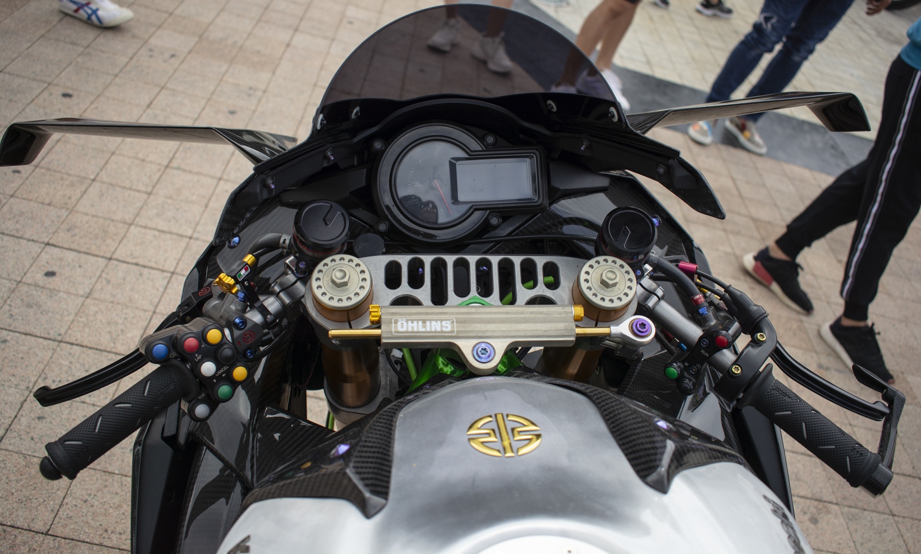 Kawasaki Ninja H2 do dan ao H2R anh 8