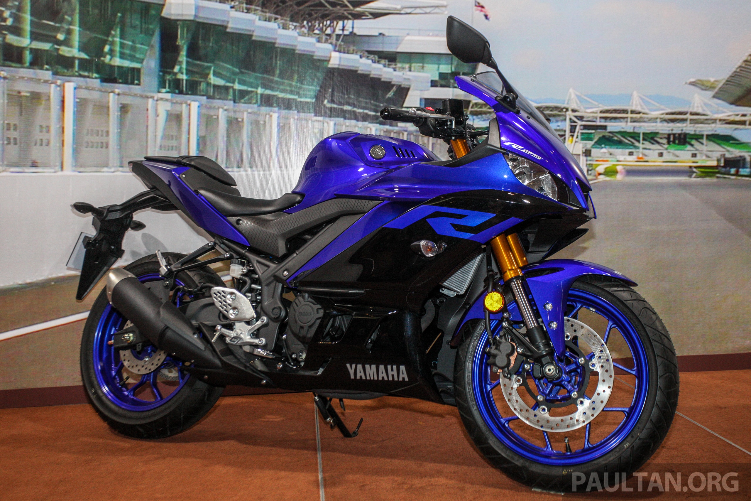 Yamaha YZF-R25 2019 ra mat tai Malaysia anh 2